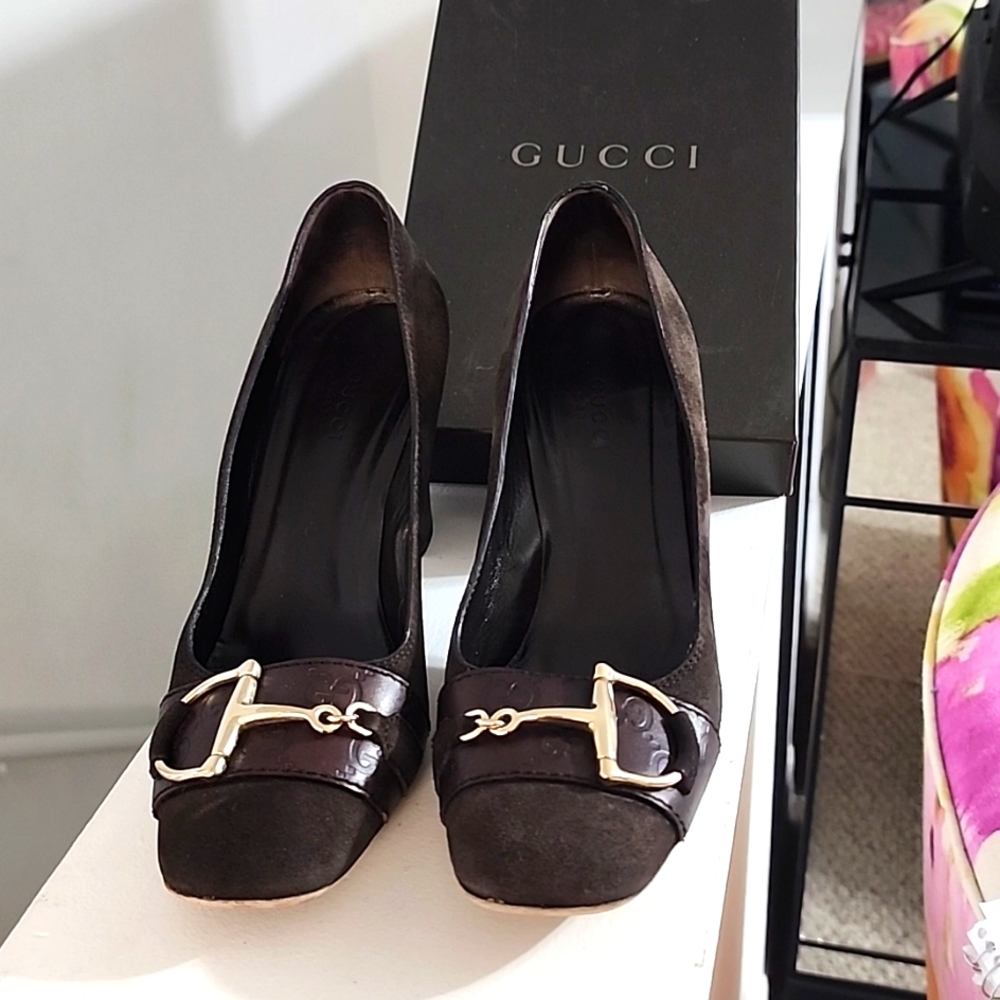 Gucci chocolate brown suede pumps with 4" block heel size 7.5 with original box.